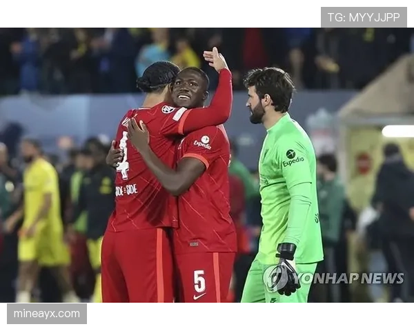 博努奇与范戴克：防线组织中的多点协同与单核驱动之别