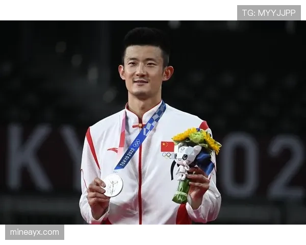 谌龙赛场上拼命，私下居然爱喝这么贵的酒？普通人得攒多久…